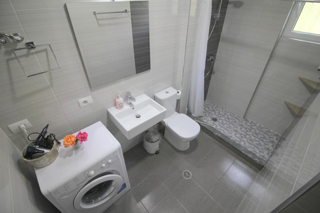 Kosta'S City Apartment Sarandë エクステリア 写真