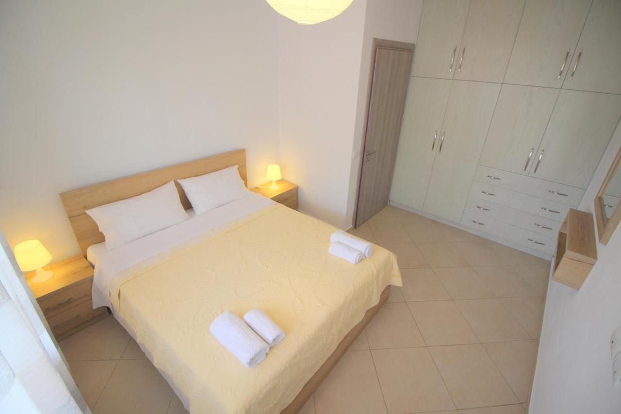 Kosta'S City Apartment Sarandë エクステリア 写真
