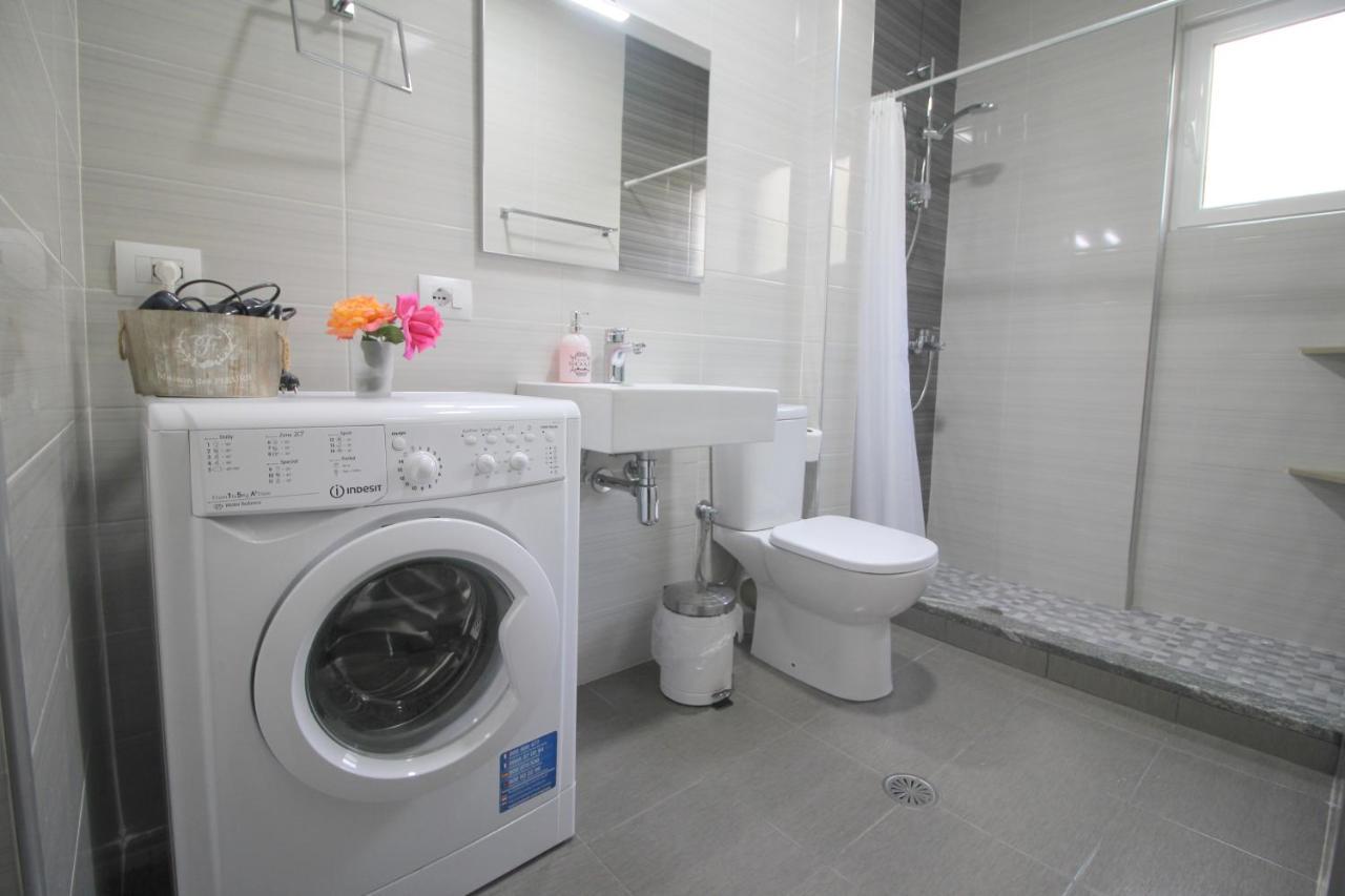Kosta'S City Apartment Sarandë エクステリア 写真