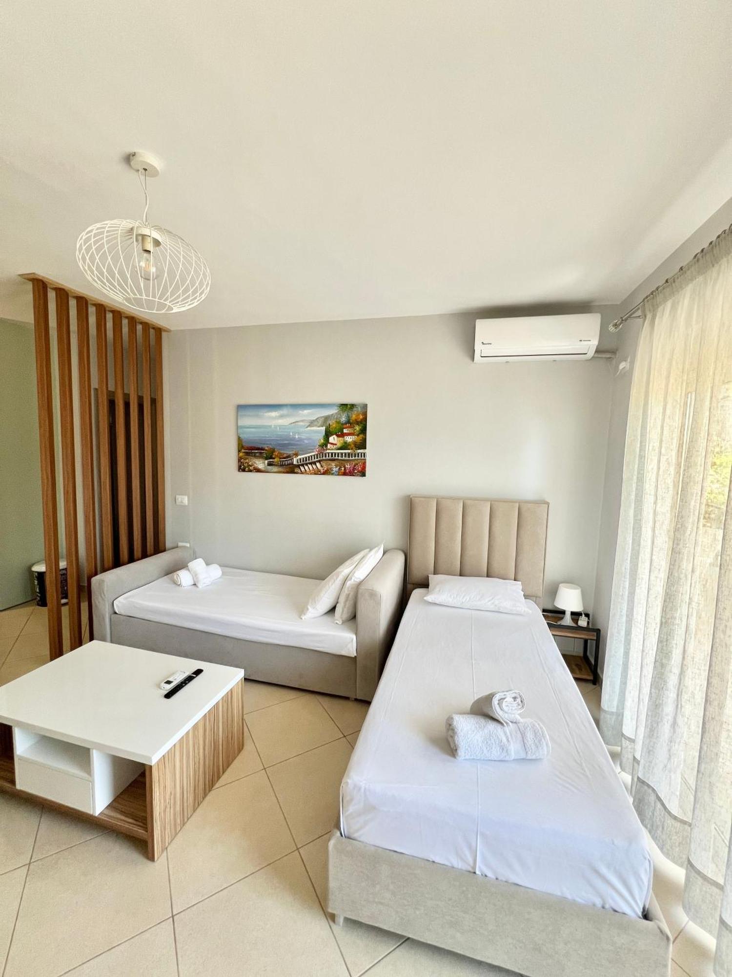 Kosta'S City Apartment Sarandë エクステリア 写真