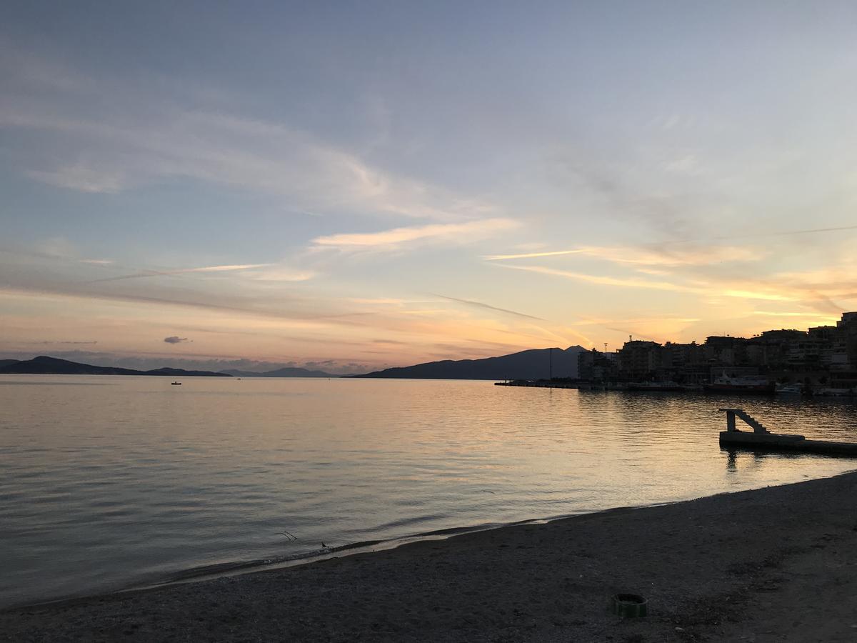 Kosta'S City Apartment Sarandë エクステリア 写真